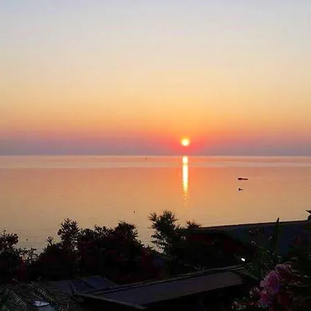 Charming House With Private Pool In 別荘 *